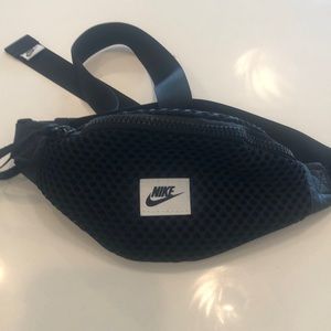 Nike crossbody pouch